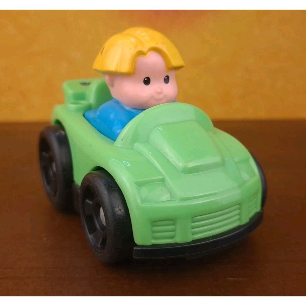 Fisher Price Little People WHEELIES Eddie In Green Car